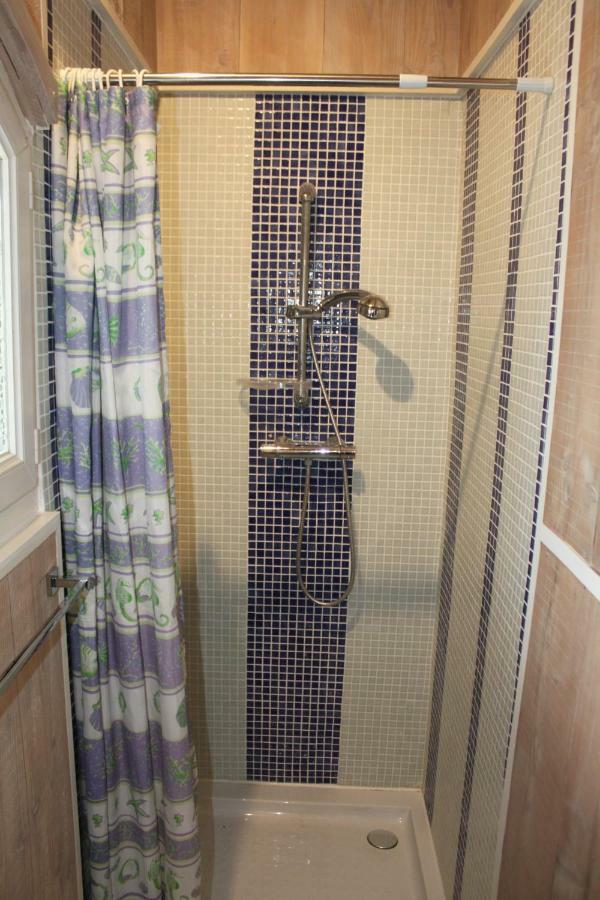 Les Jarres Bleues Apartment Grillon Bagian luar foto